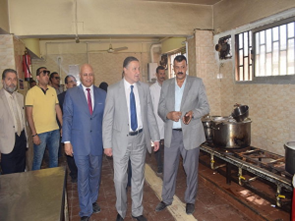 El Saeed inspects restaurants and following up Students&#039; Housing at the University Hostels